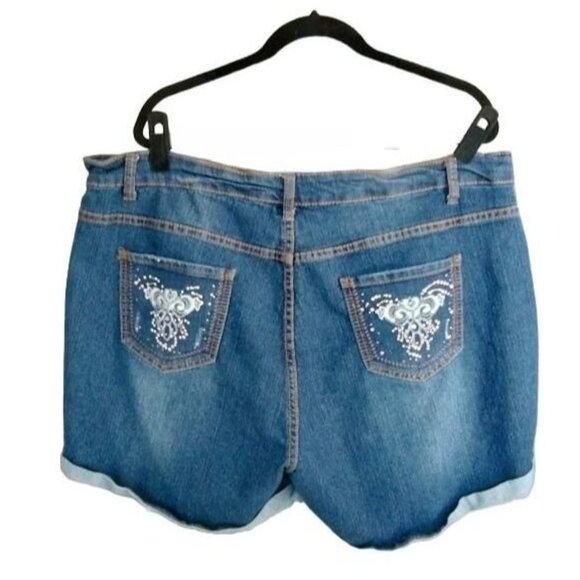 Kiss Therapy Denim Shorts Size 22 Embroidered Pockets Cuffed Hem Stretch - Picture 5 of 9